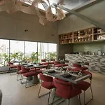 Sesaya Poshtel & Bistro - Colombo\'S Newest And Finest Poshtel Dorms And Rooms