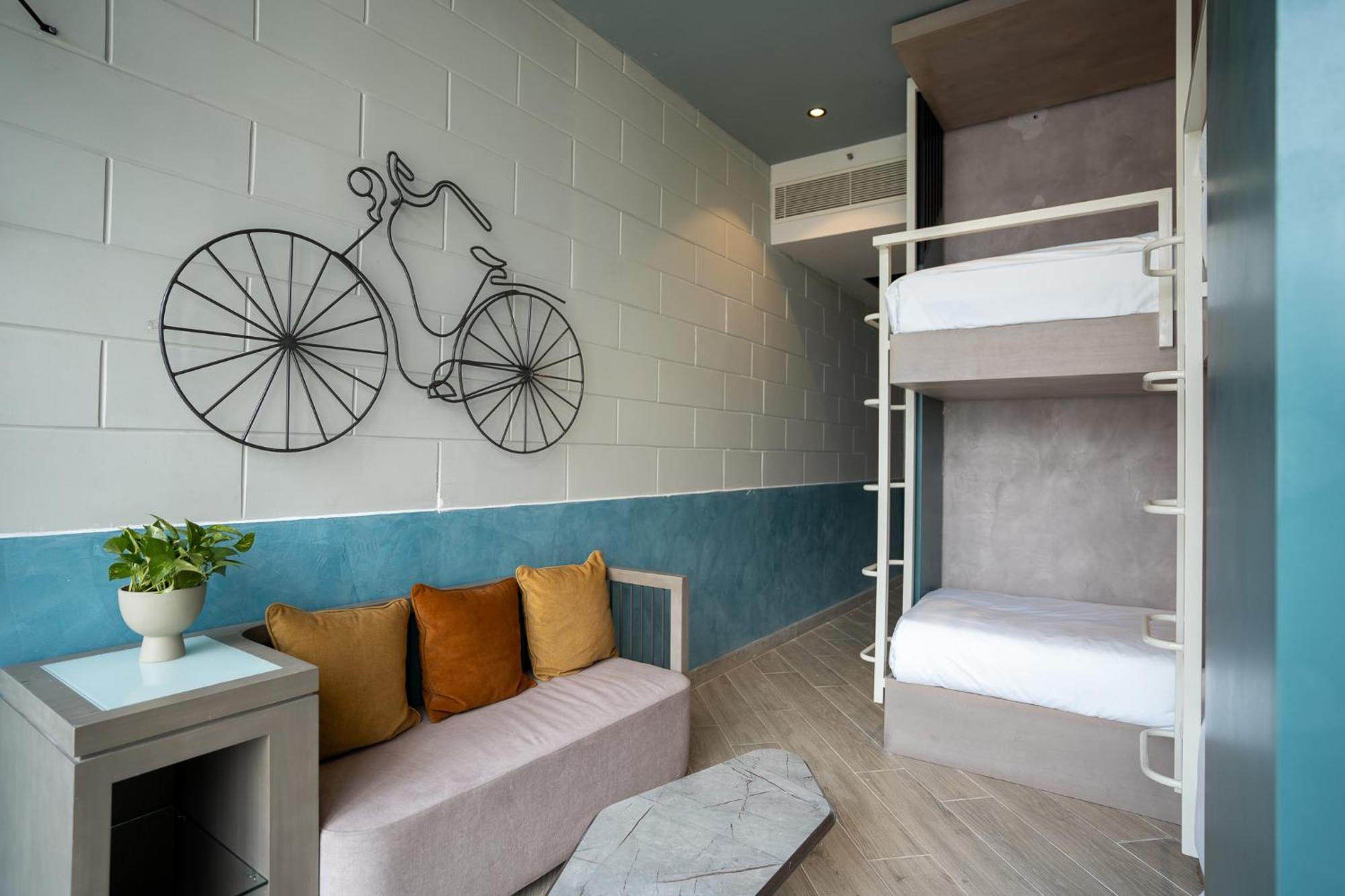 Sesaya Poshtel & Bistro - Colombo's Newest And Finest Poshtel Dorms And * Colombo